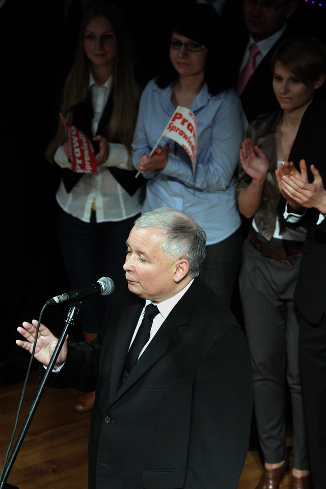 Prezes PiS Jarosław Kaczyński podczas wieczoru wyborczego w Radomiu, fot. PAP/Piotr Polak
