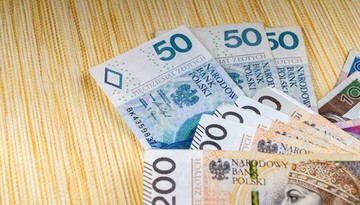 Sejm uchwalił bon ciepłowniczy 2025. Dopłaty nawet 3500 zł dla seniorów z emeryturą do 3272,69 zł - terminy wniosków
