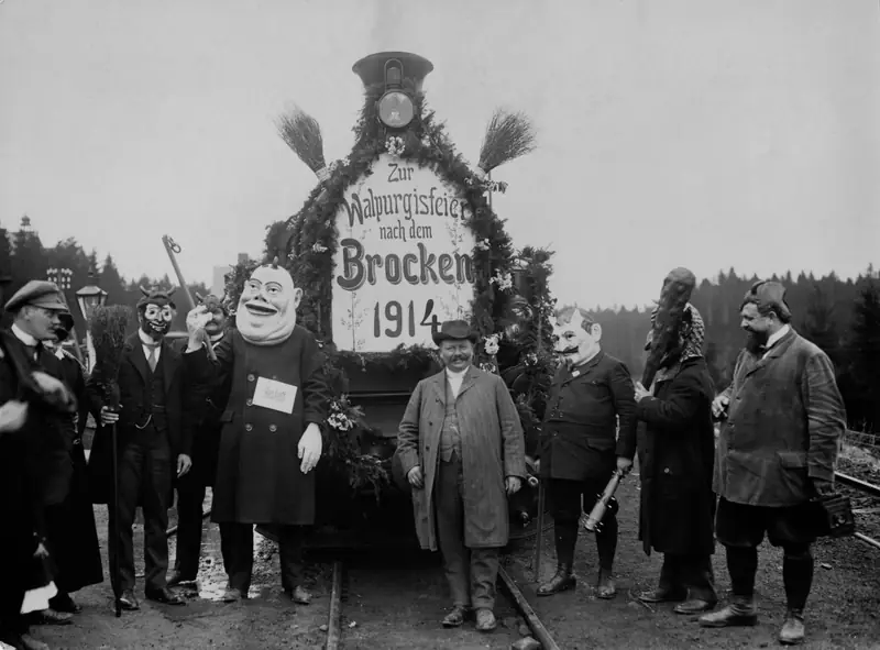 Obchody Nocy Walpurgi w 1914 r. Fot. R. Sennecke/Paul Thompson/FPG/Getty Images