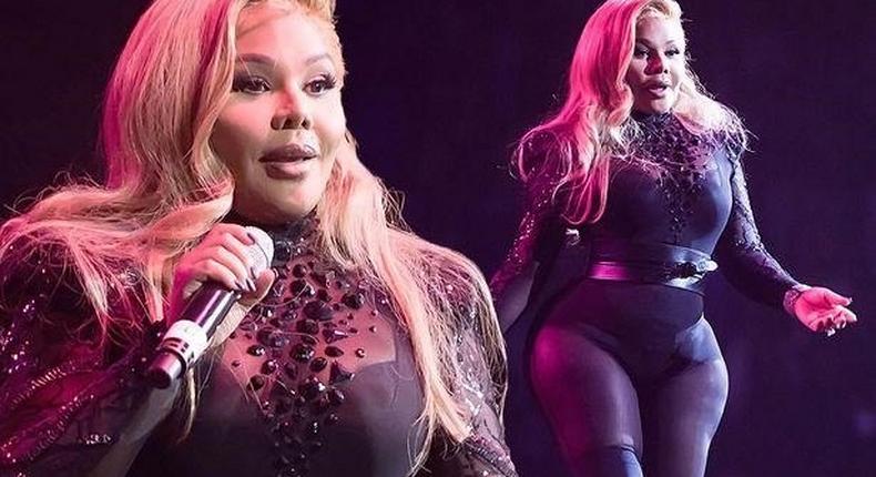  Lil Kim puts on a busty diplay at Liacouras Center