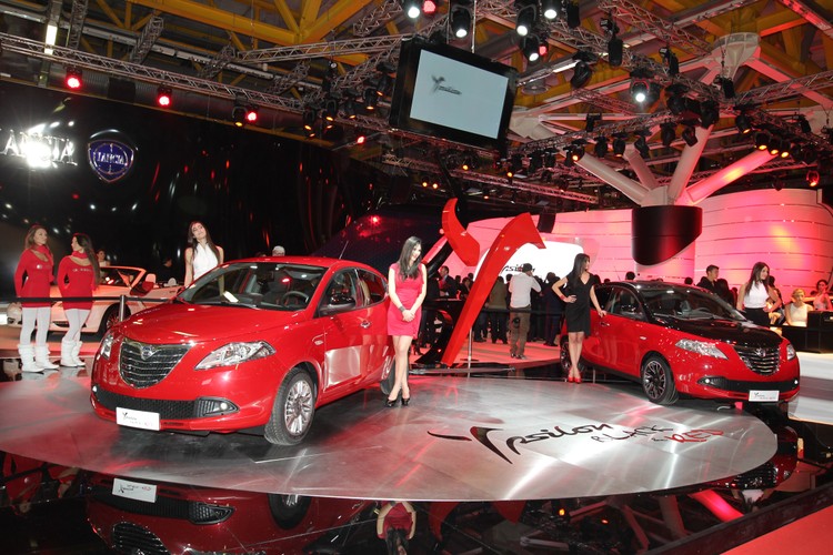 Salon samochodowy w Bolonii