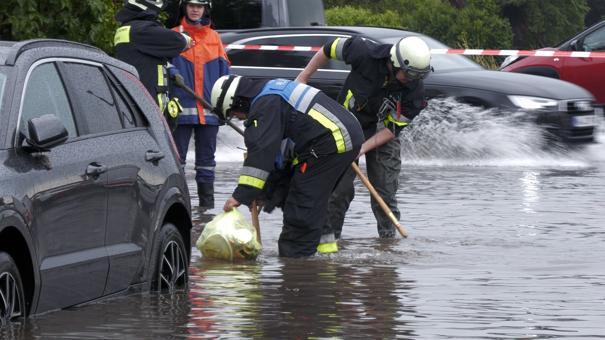 300 Notrufe nach Starkregen überfluten Nürnberg