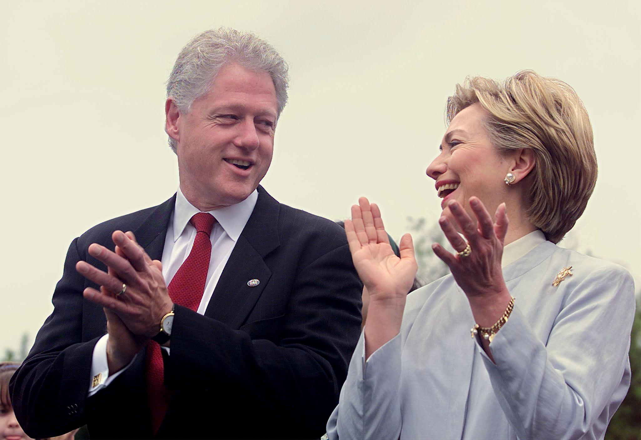 Congreso EEUU cita a Clinton por caso Epstein