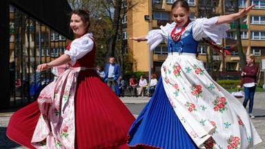 Wielka Sobota - święcenie pokarmów i adoracja Chrystusa złożonego do grobu [GALERIA]