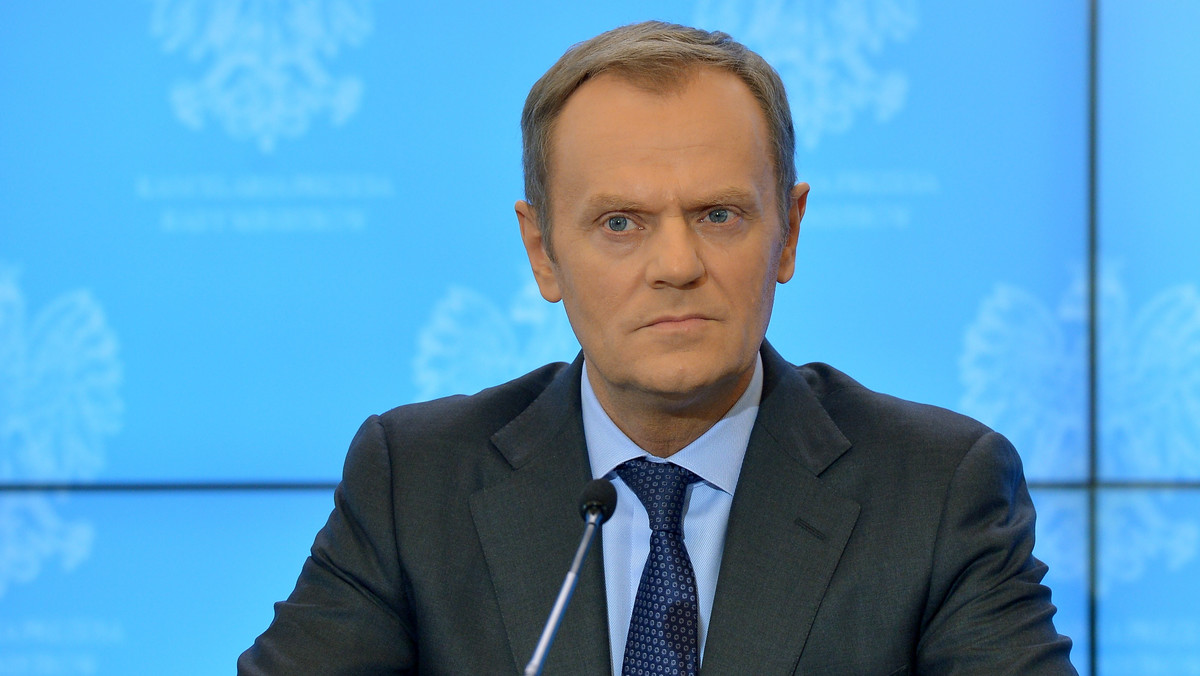 Premier Donald Tusk ocenił, że odczuwalnymi dla Rosji skutkami sankcji są kurs rubla, notowania firm na giełdzie rosyjskiej, odpływ kapitału zagranicznego, prawdopodobny kryzys inwestycyjny oraz integracja UE w kontekście energetyki.