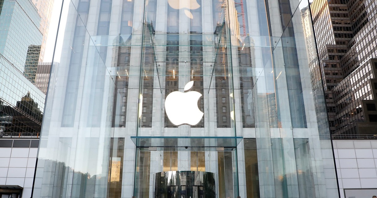Apple Store pioneer Ron Johnson on the iPhone Duo, working with Steve Jobs, and ...
