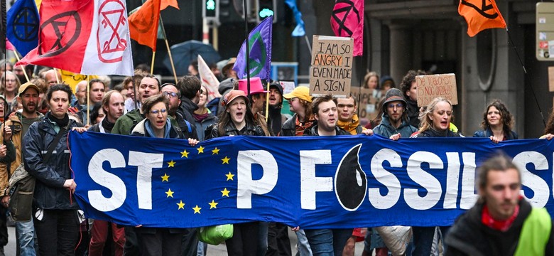 Aktywiści zablokowali centrum Brukseli. Policja użyła armatek wodnych
