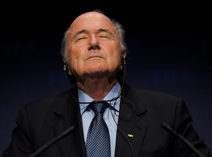 Prezydent FIFA Sepp Blatter sfotografowany podczas konferencji prasowej w Zurychu 19 listopada 2010