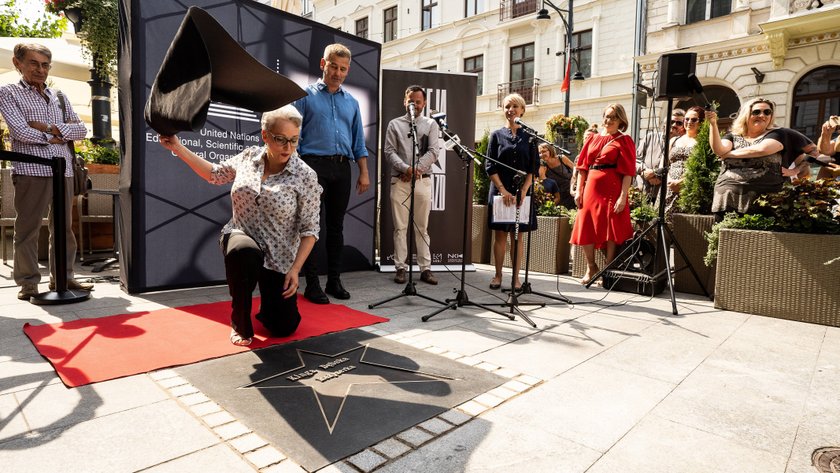 Kinga Dębska odsłoniła swoją gwiazdę na Piotrkowskiej