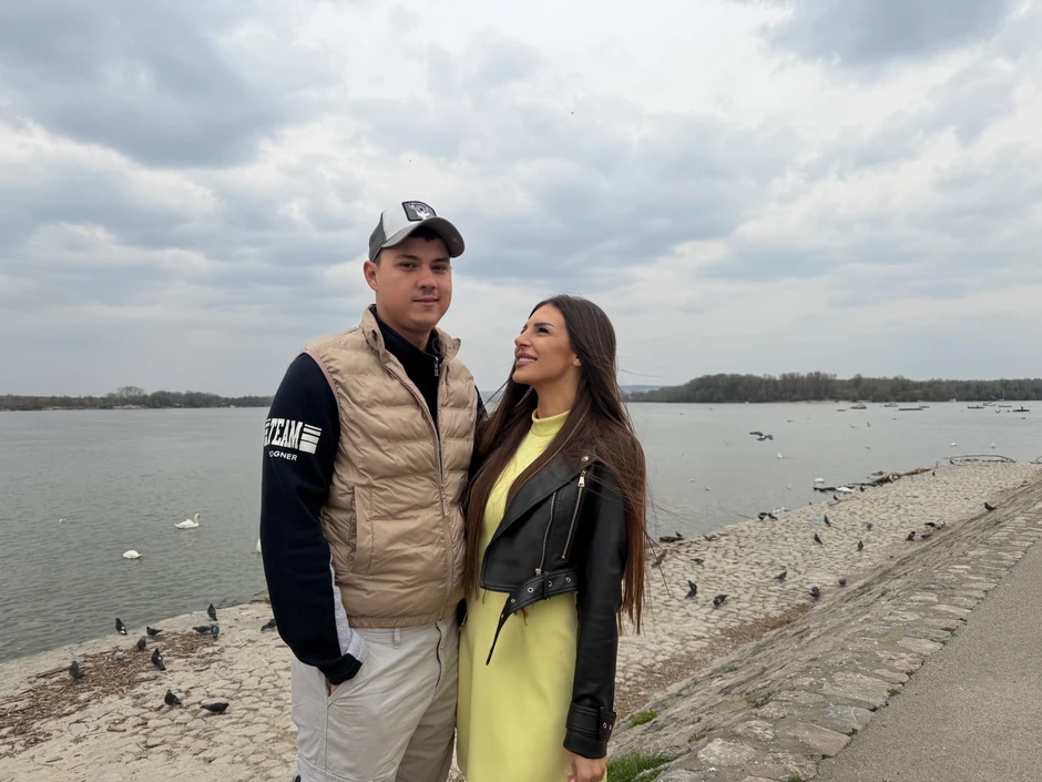 Ovo je istina o dolasku bebe: Ena i Peja o Zlatinom stanu, veridbi, od čega žive i ulasku u "Elitu"