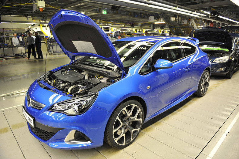Opel astra OPC produkowana w Gliwicach