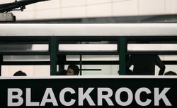 Finansowi giganci kupią elektrownie węglowe w Azji, aby móc zamknąć je wcześniej niż planowano