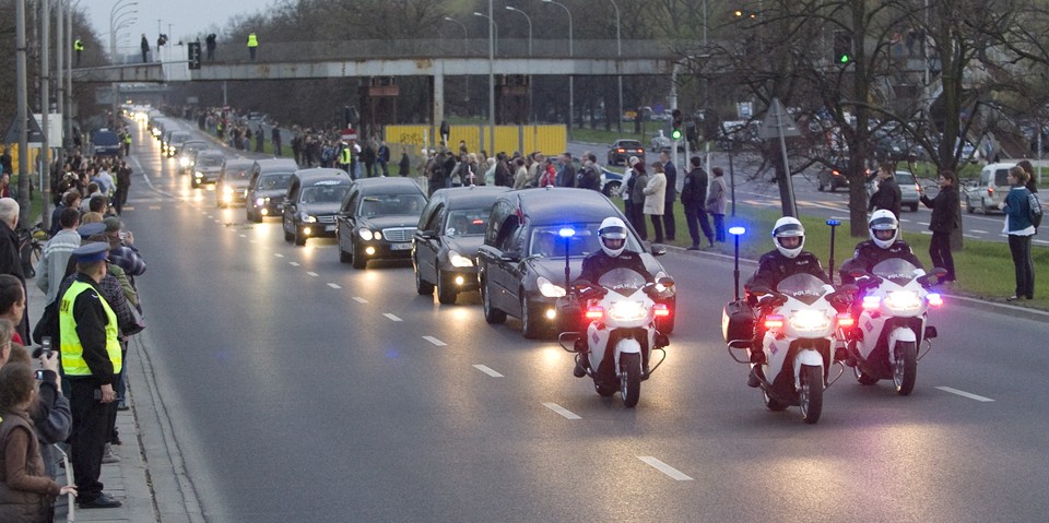 WARSZAWA KATASTROFA SAMOLOTU ULICE TRUMNY KONDUKT