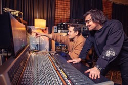 "Kolorowy wiatr" - nagranie z "Pocahontas" w wykonaniu Zalewskiego i Smolika