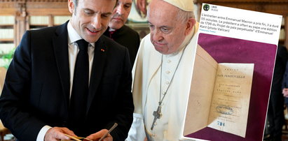 Emmanuel Macron sprezentował papieżowi traktat słynnego filozofa. Polacy są wściekli. Chodzi o pieczątkę na stronie tytułowej. "Żenujące"
