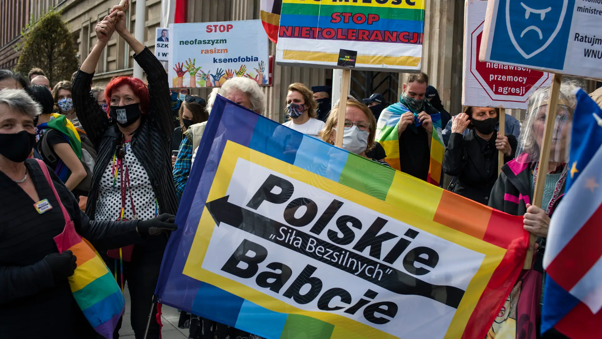 Polskie Babcie dołączyły do protestów. Od ich słów wsparcia robi się ciepło na sercu