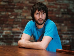 James Blunt oddaje swe płonące serce