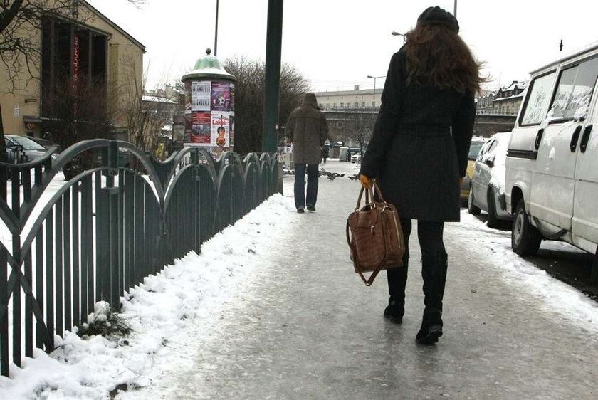 Strażnicy! Weźcie się za chodniki!