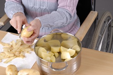 Rákkeltő műanyag a krumpliban