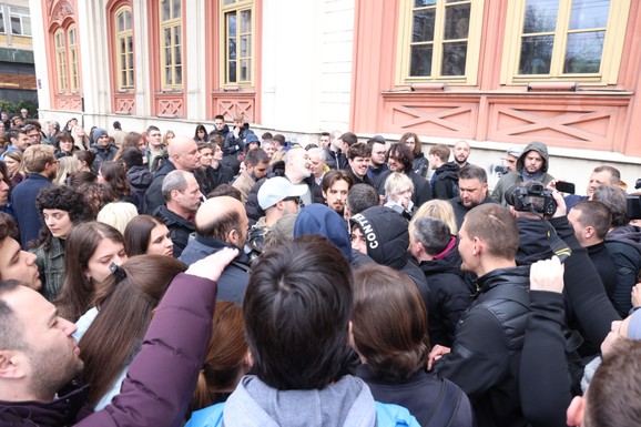 Vikao "smrt Vučiću" i "smrt Jevrejima", pa pušten na slobodu: Burne reakcije zbog odluke tužiteljke Nikolaidis