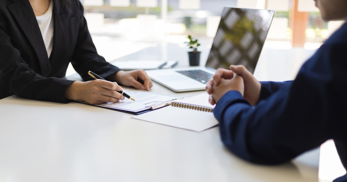 40-latek zmienia zawód. Ekspert: ten powód przebranżowienia jest najtrudniejszy psychologicznie