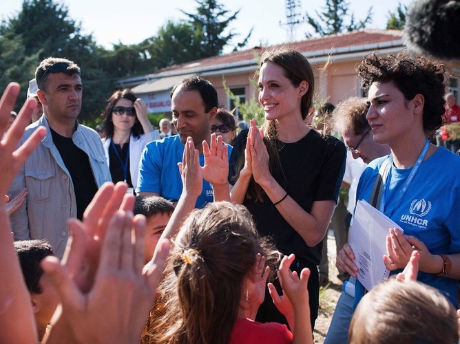 Wcześniej aktorka odwiedziła granicę turecko-syryjską