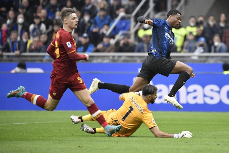 Denzel Dumfries scored the opening goal for Inter against Roma on Saturday
