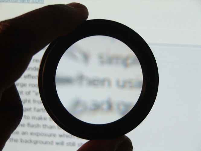 Nawet, jeśli przed wysłaniem przejrzałeś swoje CV kilkanaście razy, warto poprosić znajomych o ponowną weryfikację – zwłaszcza, jeśli masz problem z ortografią. Świetnym rozwiązaniem jest również autokorekta, która na bieżąco sprawdza poprawność tekstu.