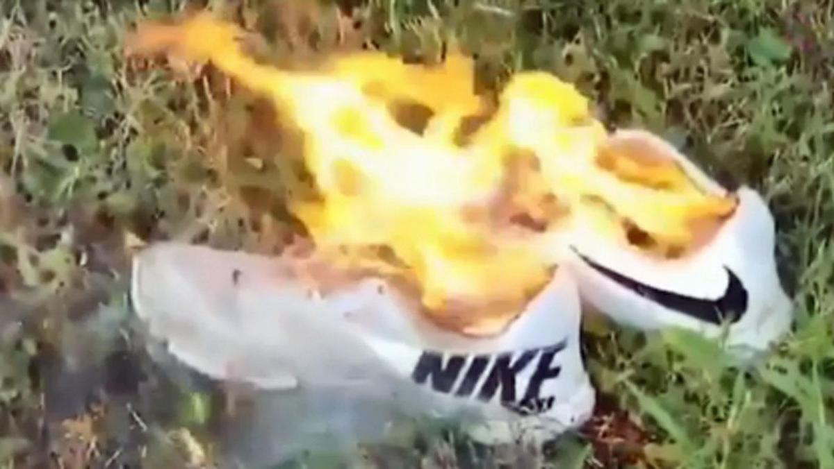 Płonące Nike