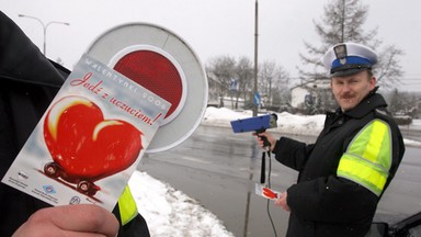 Walentynki na podwójnym gazie. Dla żony miał kwiaty, dla siebie alkohol