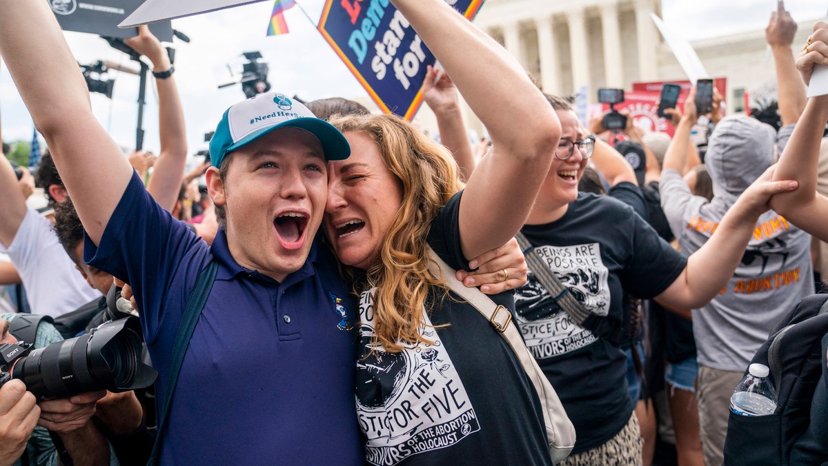 Protesty przed budynkiem Sądu Najwyższego w USA