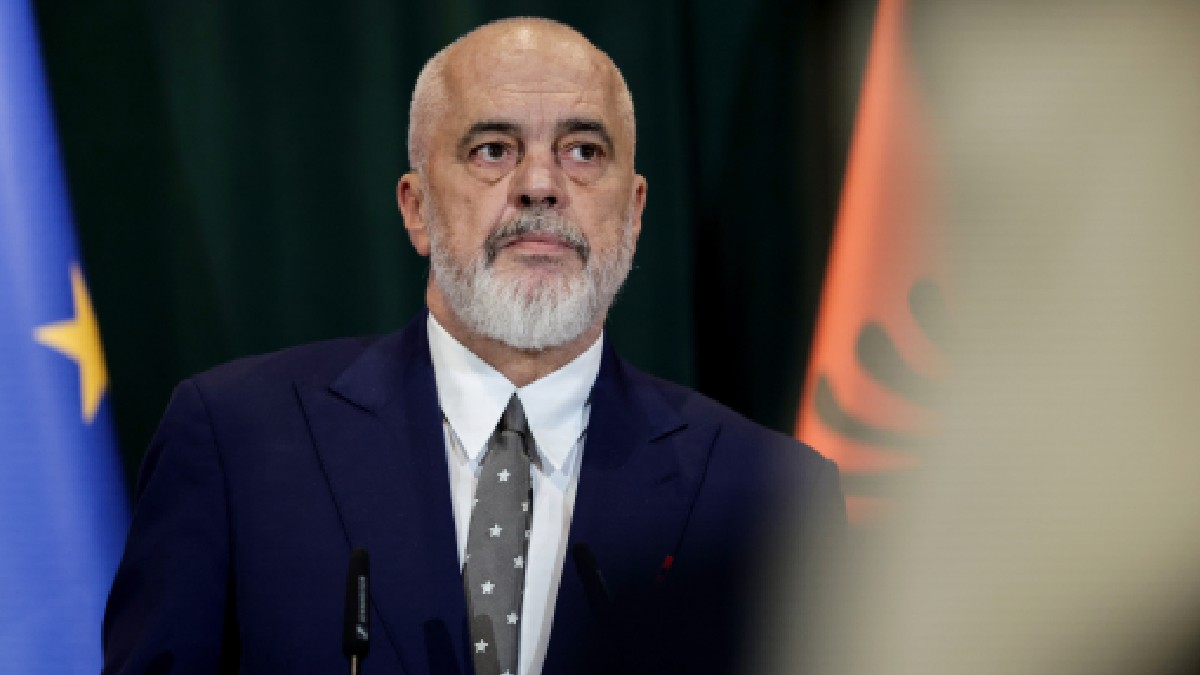 Proteste violente în Albania: Premierul Edi Rama refuză să demisioneze şi avertizează că aderarea la UE este în pericol