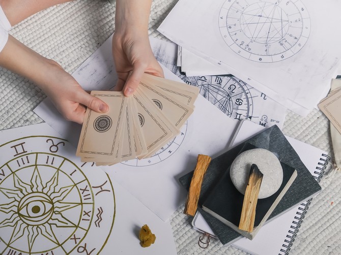Dnevni tarot horoskop za 30. maj 2025: Karta dana koja osvetljava vaše odluke