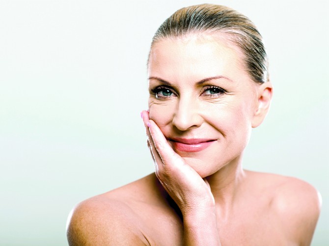 138393_stockphotomodernseniorwomanwithhandonherface131469752