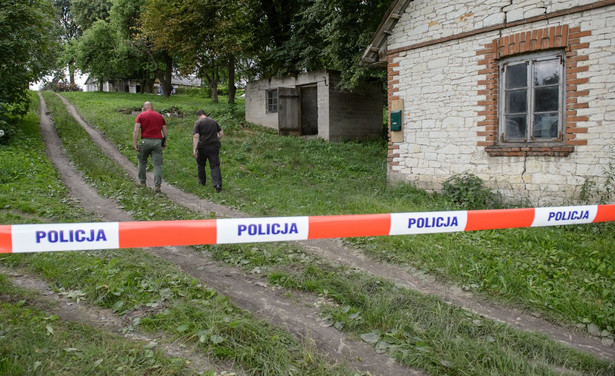 Makabryczne odkrycie w Piaskach Szlacheckich. 30-latek przyznał się do zabójstwa rodziców i kuzyna