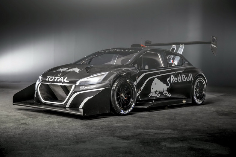 Peugeot 208 T16 Pikes Peak na zdjęciach