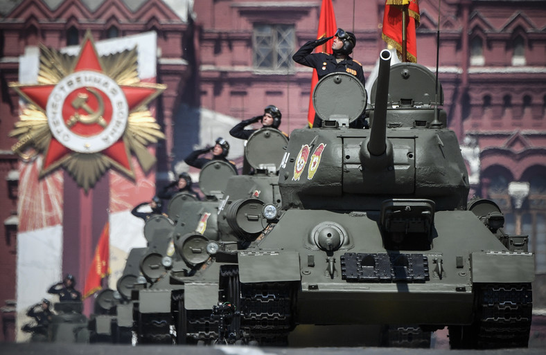 Radzieckie czołgi podczas parady wojskowej w Moskwie. 2020 r.