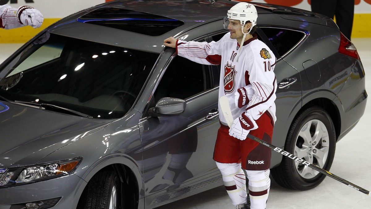 Patrick Sharp przedłużył kontrakt z Chicago Blackhawks. 29-letni napastnik pozostanie w obecnym klubie przez najbliższe 5 sezonów.