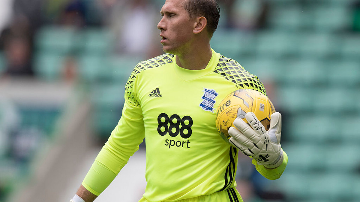 Tomasz Kuszczak, który aktualnie gra w zespole Birmingham City, radzi sobie na Wyspach Brytyjskich całkiem nieźle, a co więcej, bardzo dobrze zarabia. Dzięki temu mógł sobie pozwolić na zakup wypasionego samochodu, którym pochwalił się za pośrednictwem mediów społecznościowych.