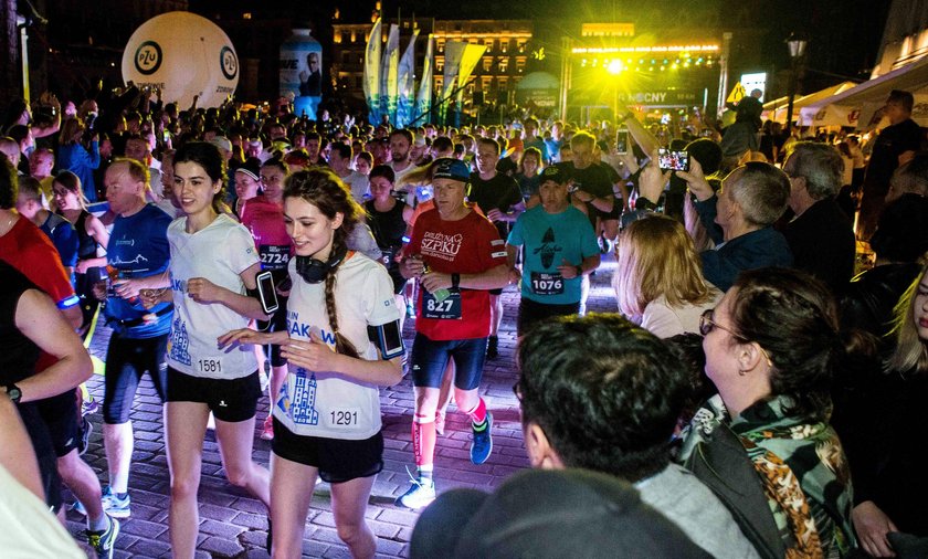 Cracovia Maraton Wyjatkowy Bieg Nocny Na 10 Km W Krakowie