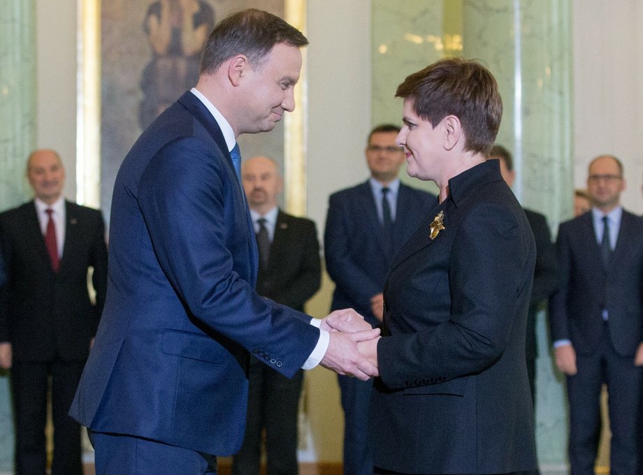 Prezydent Andrzej Duda desygnuje Beatę Szydło na premiera w 2015 r. Bez 500 plus oboje mogliby być wówczas w innych miejscach  