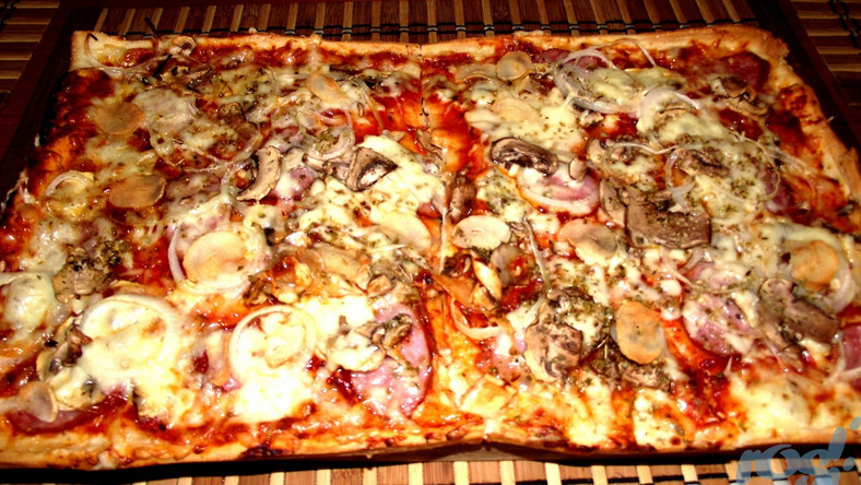 Ciasto na Pizzę (wersja na cienkim spodzie) - Onet Gotowanie
