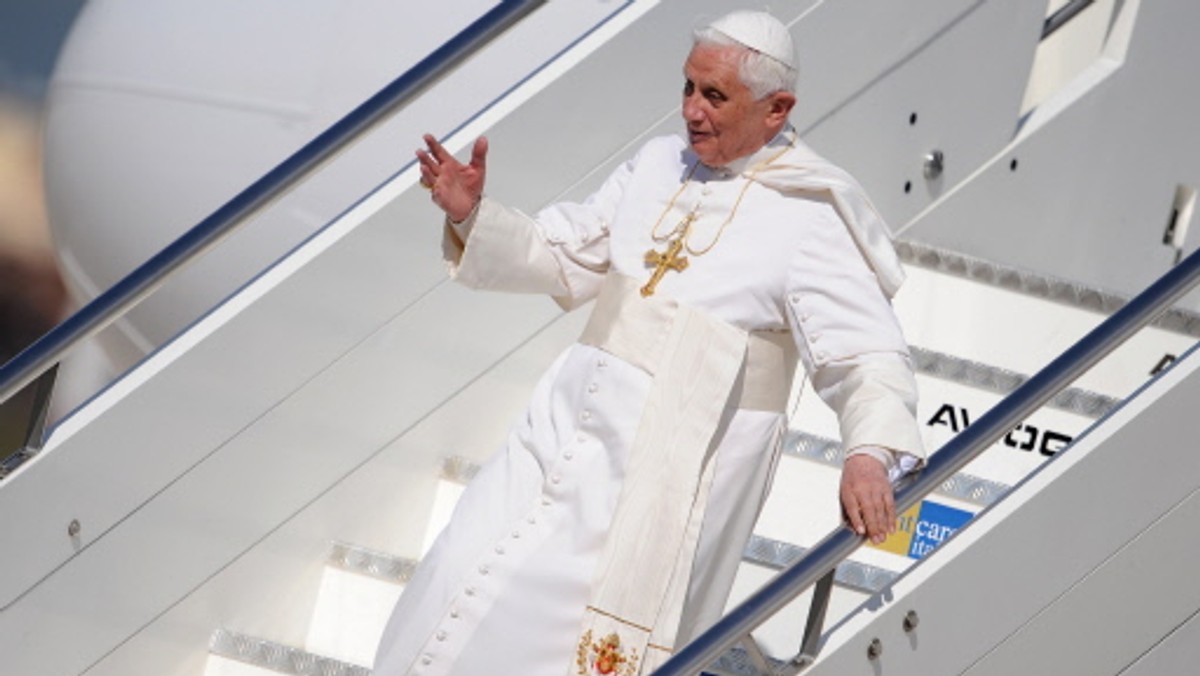 ITALY-FRANCE-VATICAN-POPE-ARRIVE