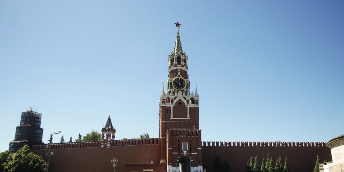 Wolne dni, które mają zahamować w Moskwie rozprzestrzenianie się koronawirusa, rozpoczną się we wtorek.