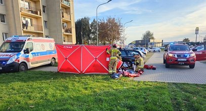 Tragiczny finał naprawy auta na osiedlowym parkingu. Świadkowie zamarli z przerażenia