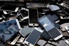 Znana sieć komórkowa skupuje stare telefony. Płaci także za te zepsute