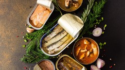 gdzie wyrzucać puszki po rybach? polacy wciąż robią to źle