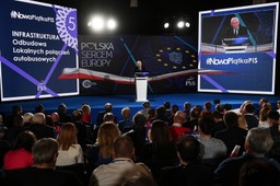 Kaczyński na konwencji regionalnej PiS: Musimy bronić polskiej złotówki