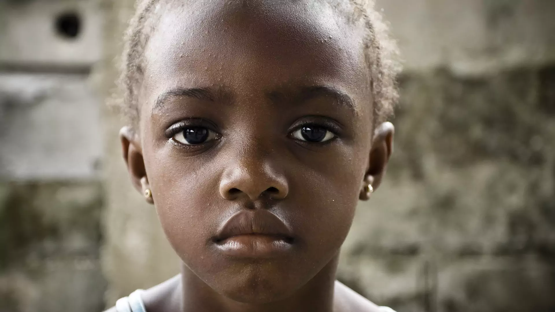 Dlaczego nie powinniśmy robić zdjęć z afrykańskimi dziećmi, o których historii nie mamy pojęcia?