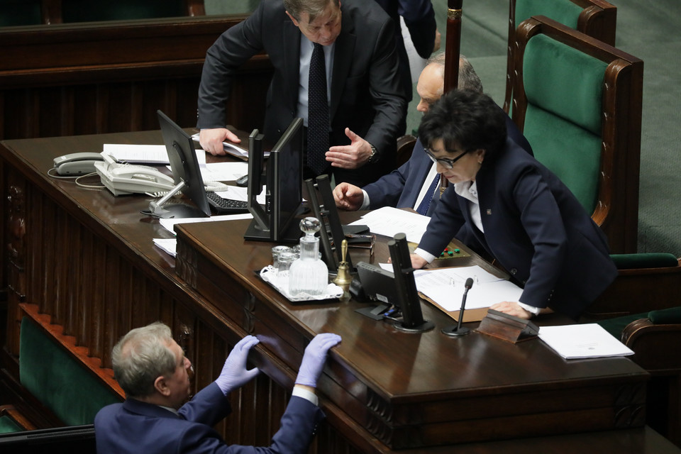 Specjalne posiedzenie Sejmu podczas pandemii koronawirusa